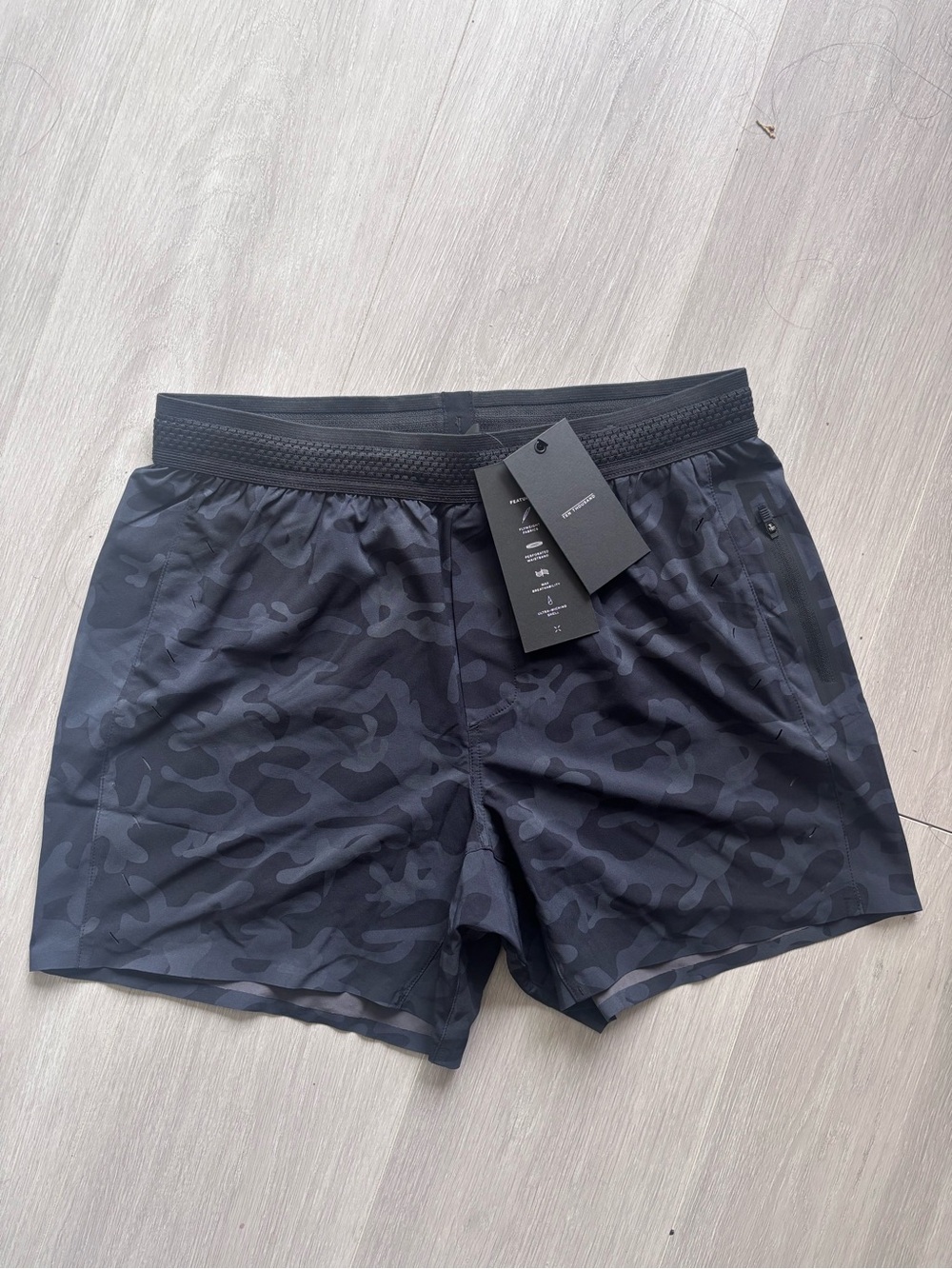 Session Short - Black Camo / No Liner 5”